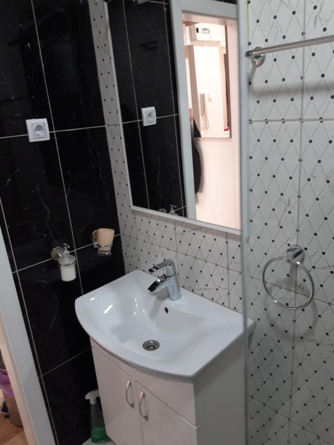 Stan Na Dan Simikic Apartment Bijeljina Exterior photo