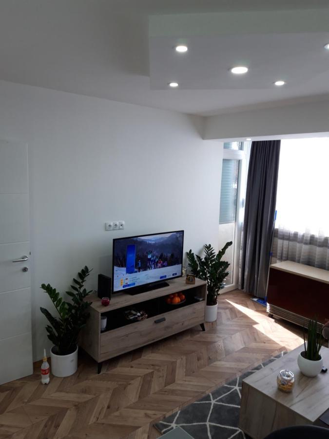 Stan Na Dan Simikic Apartment Bijeljina Exterior photo